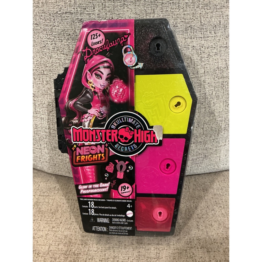 Monster High Skulltimate Secrets Neon Frights Draculaura Doll HNF78 New Glow